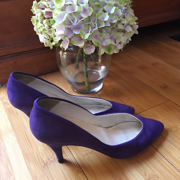 Vintage bandolino purple suede  heels. - Picture 4 of 6